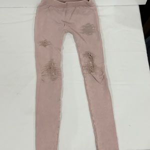 Nikibiki leggings busted knee